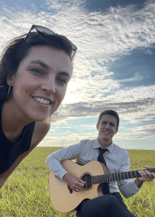 AlmAcoustic Duo egy szabatéri esküvőn a szertartás után